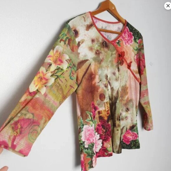 Vibrant Floral Print Blouse Top 3/4 Sleeve Frog Closure Accent Stretch Shirt - Picture 4 of 9
